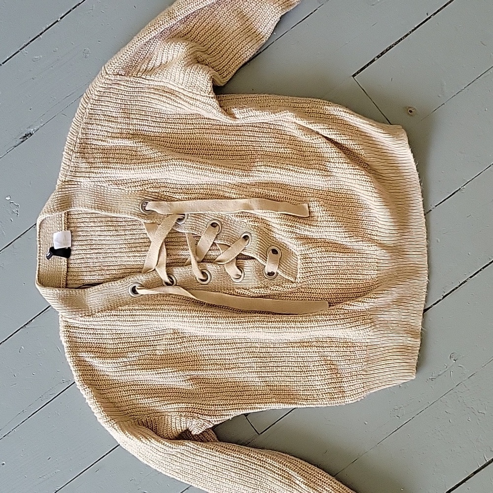 Oatmeal crisscross sweater